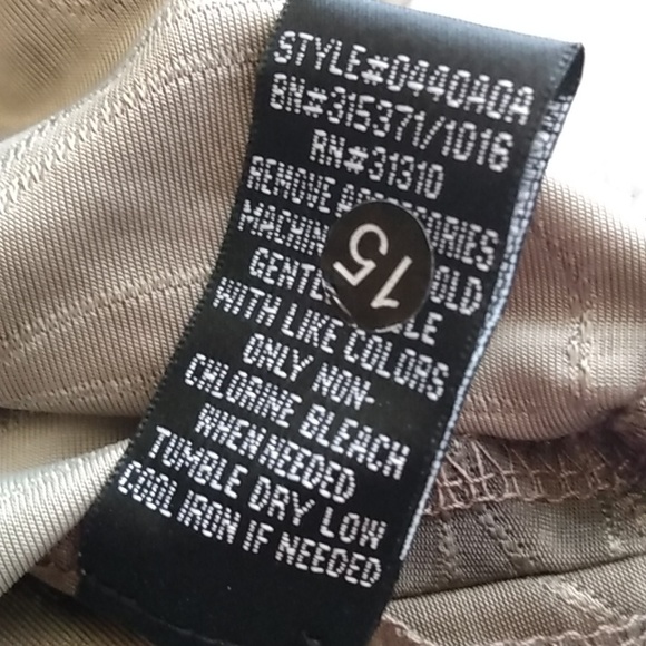 🎃 ALYX green cold shoulder blouse w/ lightly textured floral pattern - Picture 9 of 12